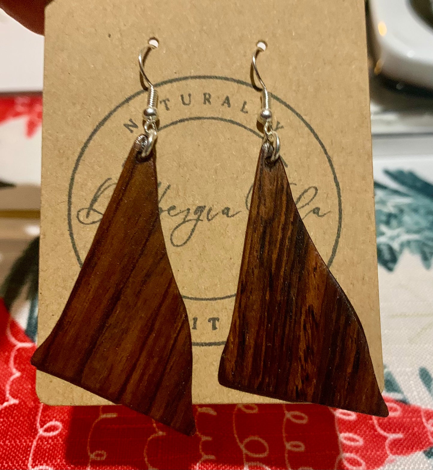 Wavy Rosewood Angles