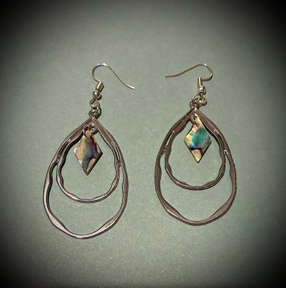 Twin Tide Hoops
